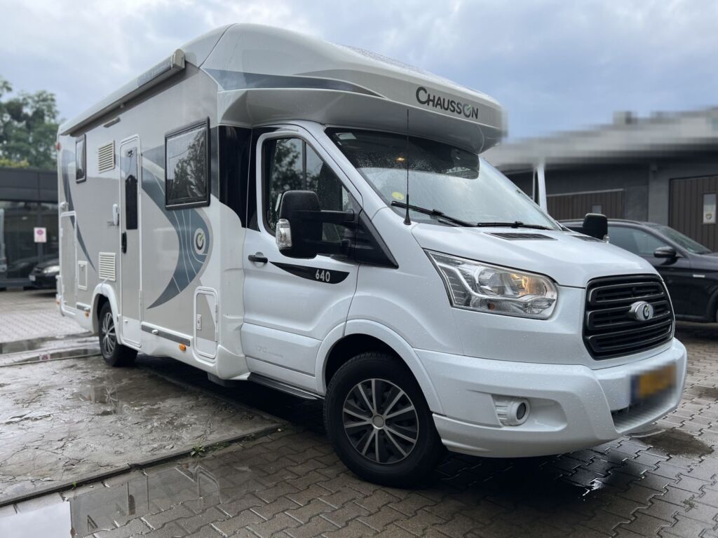 Kamper na podwoziu Forda Transit 2.0 EcoBlue 170 KM pod warsztatem BMG Tuning we Wrocławiu — usuwanie AdBlue